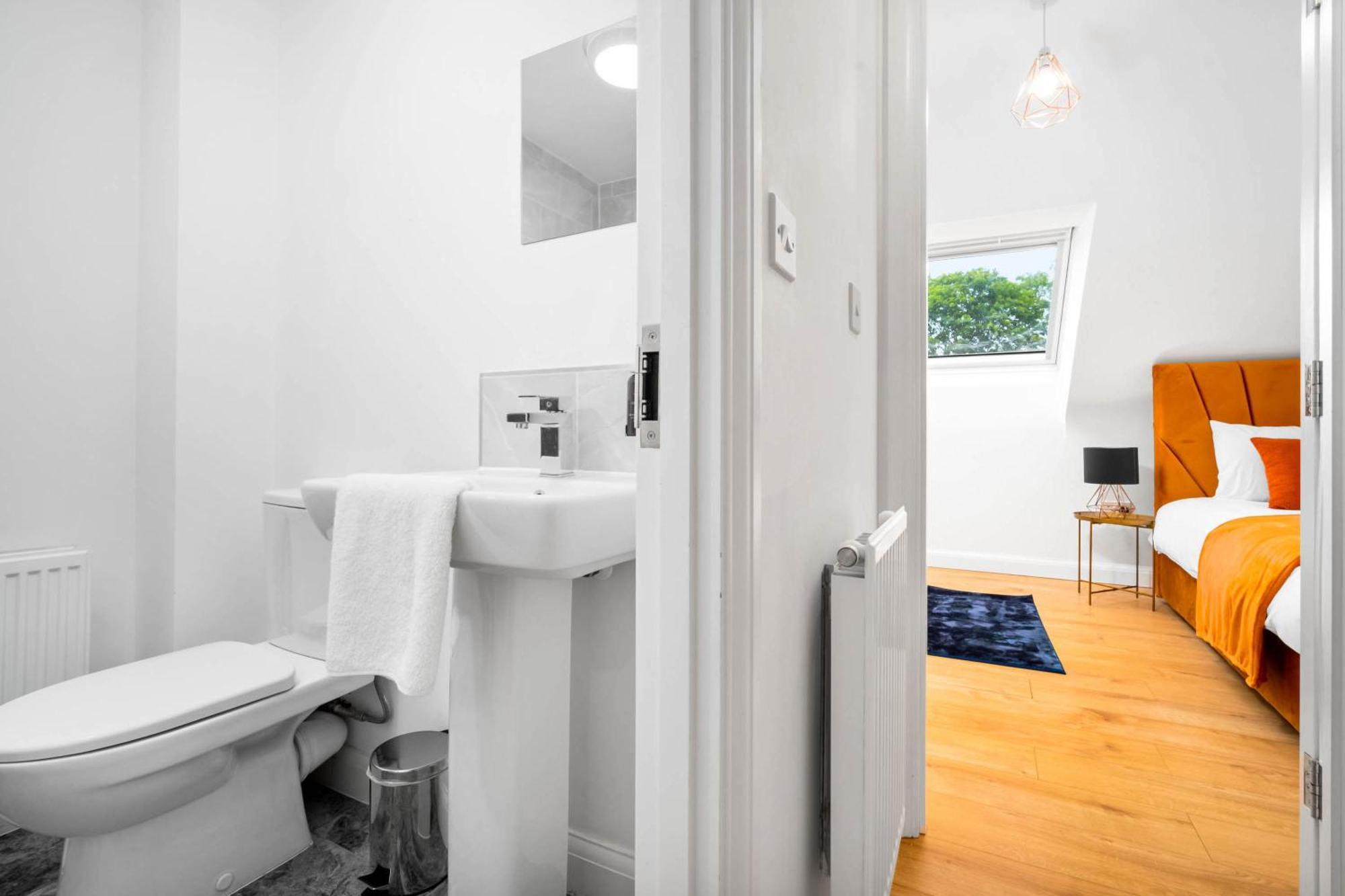 Luxury City Centre 5 Bed House With En-Suite, Bbq, On-Site Parking By Azura Nights Бирмингам Екстериор снимка