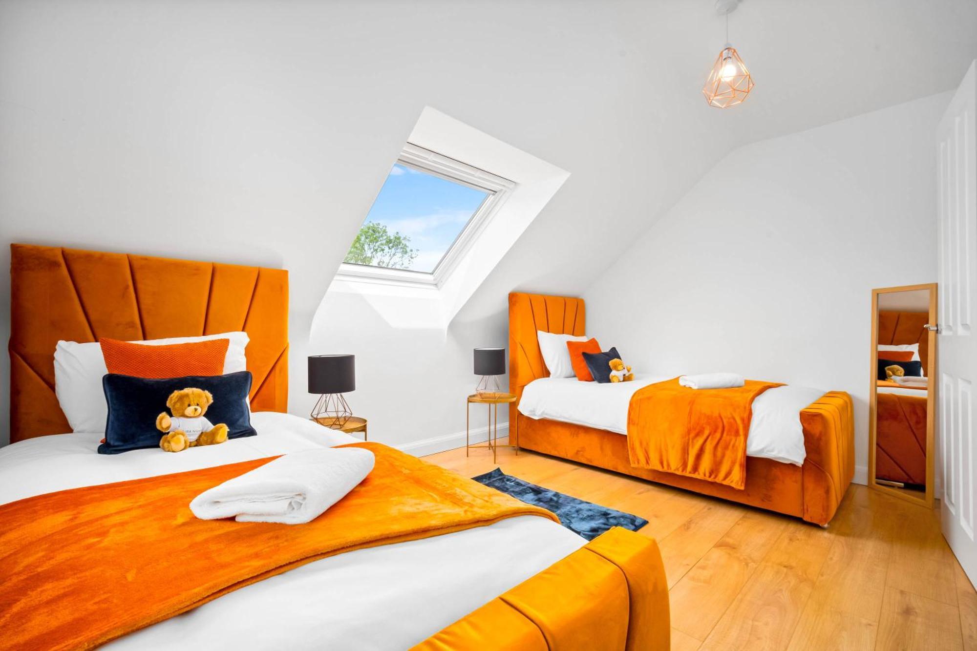 Luxury City Centre 5 Bed House With En-Suite, Bbq, On-Site Parking By Azura Nights Бирмингам Екстериор снимка